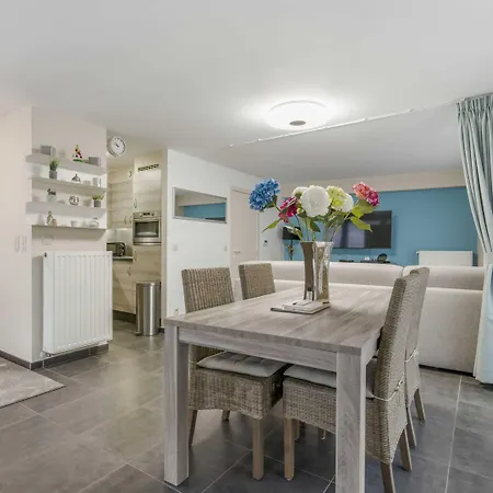 Close To The Shopping Street Otel