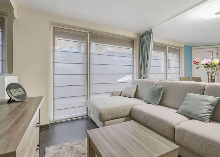 Hotel Close To The Shopping Street