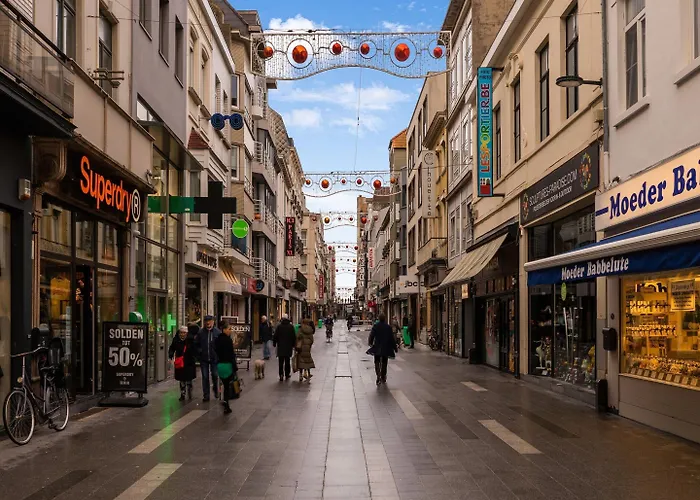 Hotel Close To The Shopping Street